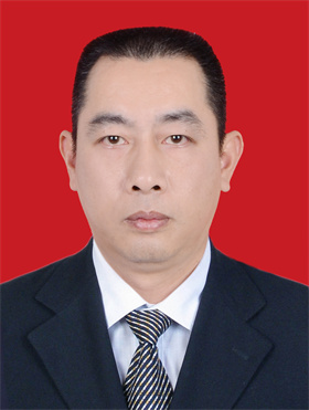 李偉超（紅底，有領(lǐng)帶）.jpg